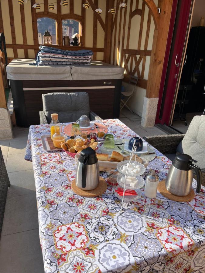 Le Jardin Des Roses Bed and Breakfast Gerponville Buitenkant foto